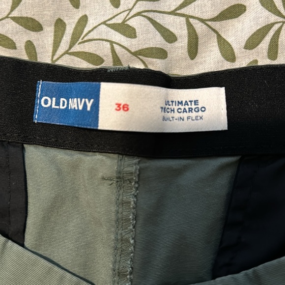 Old Navy cargo shorts - Picture 2 of 2